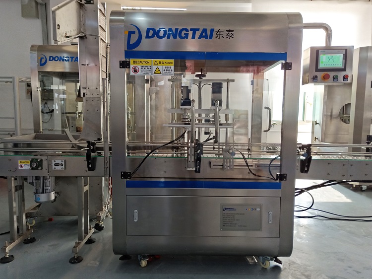 一瞬間,東泰全自動(dòng)食用油灌裝機(jī)給你一百萬個(gè)可能