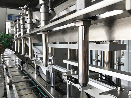 新版食用油灌裝機顏值品質兩不誤!