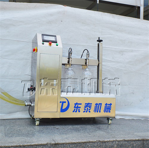 如何清洗小型食用油灌裝機?東泰告訴你